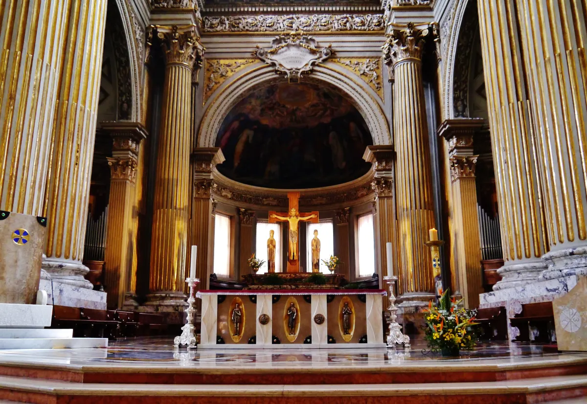 Chœur et abside de la cathédrale San Pietro