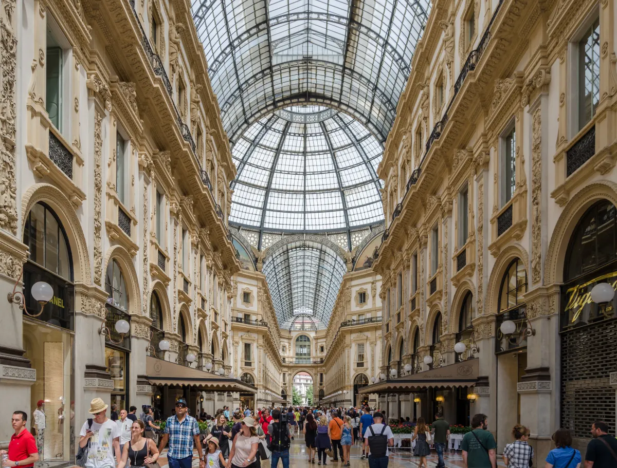 Verrière et façades de la Galleria Vittorio Emanuele II à Milan