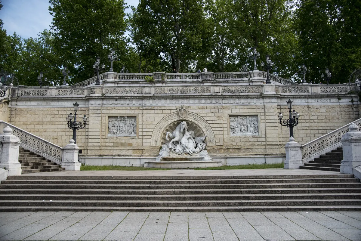 Escalier monumental du Pincio et sa fontaine, entrée du parc de la Montagnola